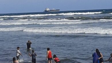 Niño muere AHOGADO en playa de Michoacán; su hermana sigue DESAPARECIDA