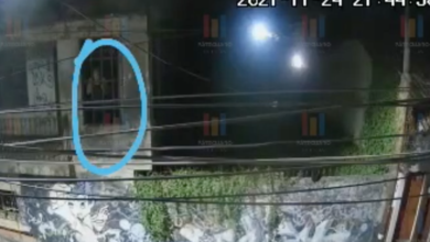 VIDEO: Desconocido duerme en casa abandonada de Pátzcuaro