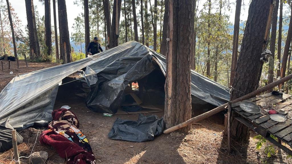 FOTOS: Encuentran 5 campamentos criminales en Michoacán