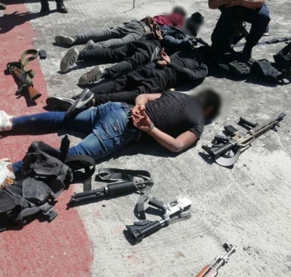 Detienen a 8 niños sicarios en Michoacán