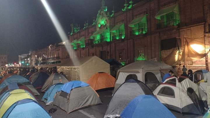 Maestros de la CNTE instalan plantón permanente en Morelia