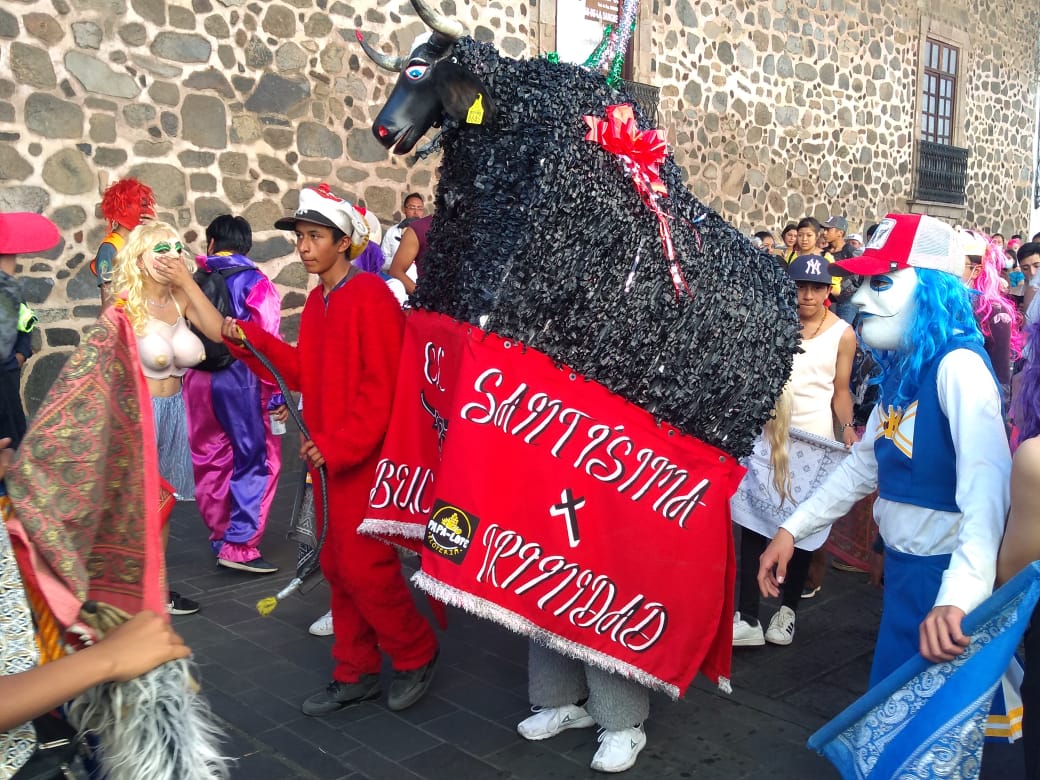 Se hace presente el Torito de Carnaval en Pátzcuaro