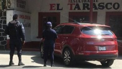 En Pátzcuaro, detienen a sujeto en posesión de vehículo con reporte de robo