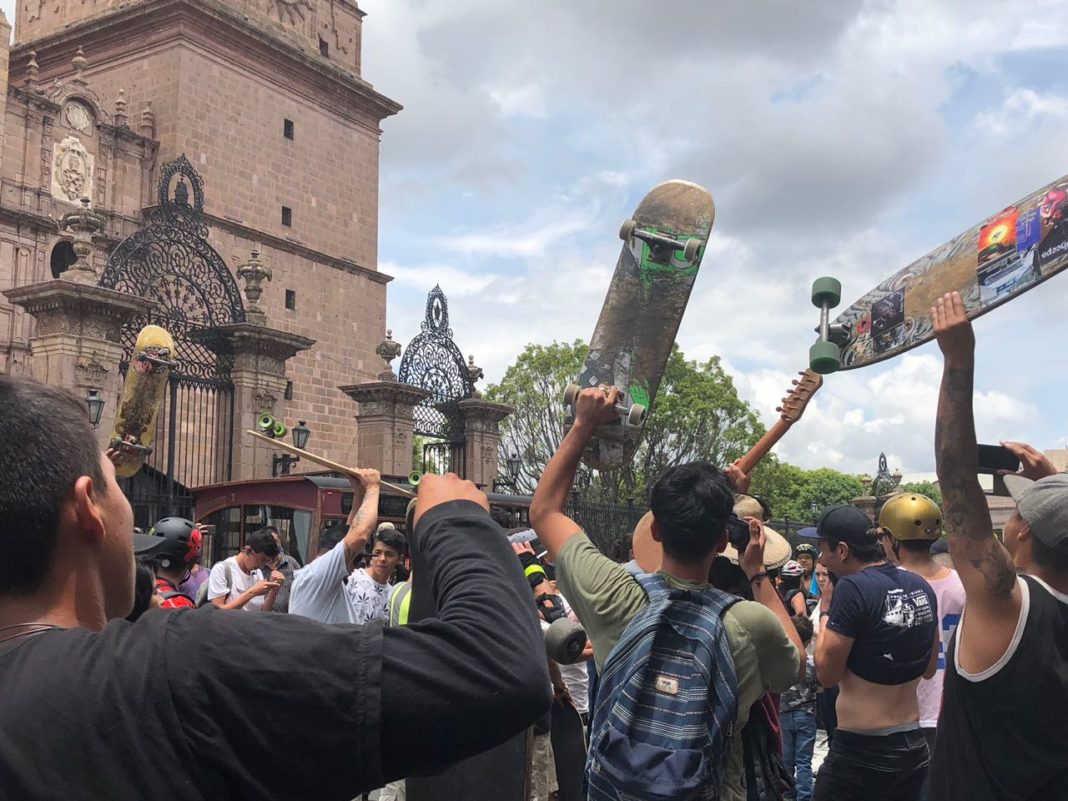 Gobierno de Morelia prohibirá patinetas y bicicletas en plazas del Centro Histórico