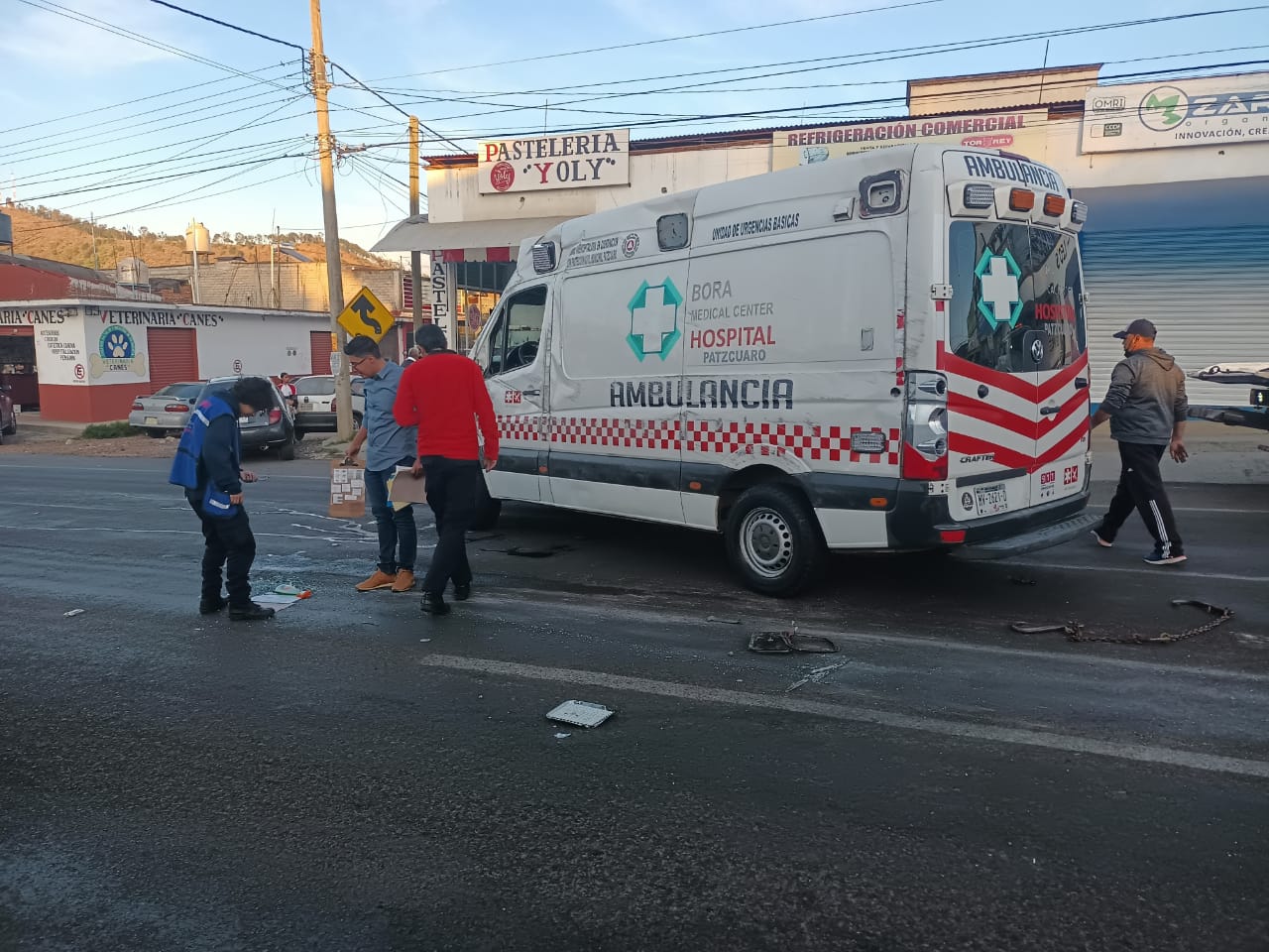 Vuelca ambulancia Pátzcuaro