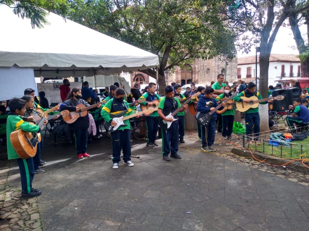 Alumnos del Internado Melchor Ocampo realizan exhibición de oficios en Pátzcuaro