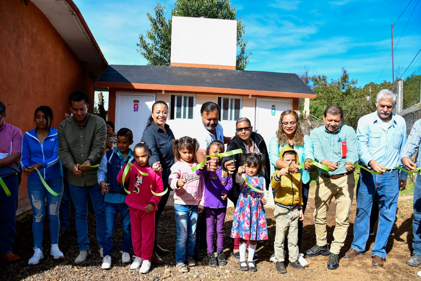 Ayuntamiento de Pátzcuaro rehabilita espacios escuelas