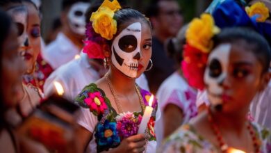 Desfile de Noche de Ánimas en Pátzcuaro: Un recorrido por la tradición y la magia