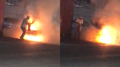 Se incendia taxi en la Plaza Chica de Pátzcuaro