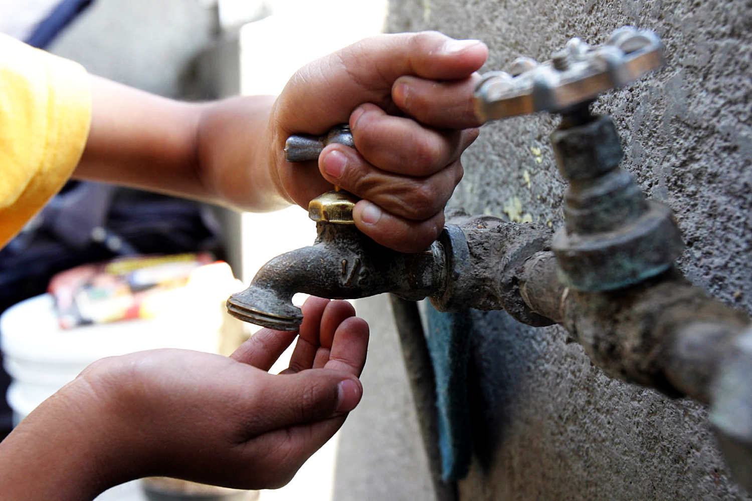 Pátzcuaro reclama devolución de cuotas de agua ante la falta del servicio y altos cobros