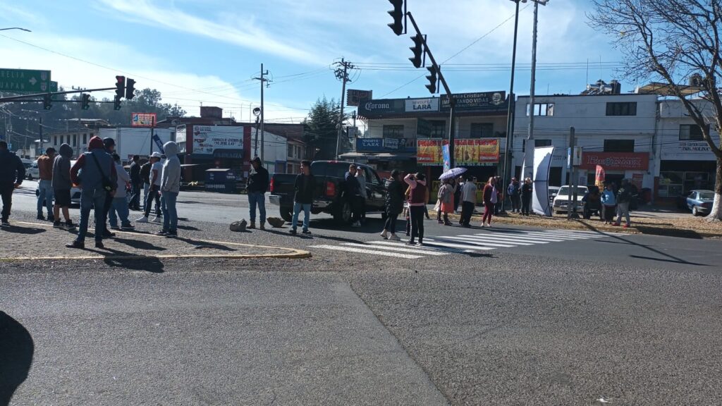Alcalde Julio Arreola emplea fuerza policial ante protestas ciudadanas en Pátzcuaro