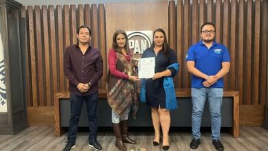 Lucy Ponce se registra como precandidata del PAN por la alcaldía de Pátzcuaro