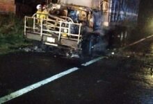 Incendian camión torton en la carretera Pátzcuaro–Opopeo tras hechos violentos en la región